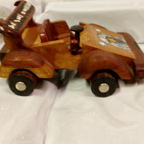 Vintage Handcrafted Wooden Antique Roadster Classical Car - Picture 13 of 13